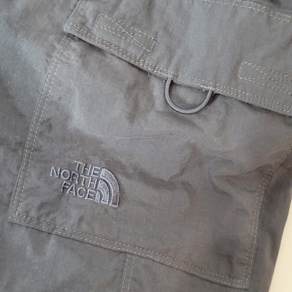 The North Face Nylon Cargo Hiking Capri Pants - Size M - Picture 10 of 14